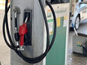 Procon intensifica fiscalização e orientação sobre o preço dos combustíveis em Erechim, reforçando transparência nos postos.