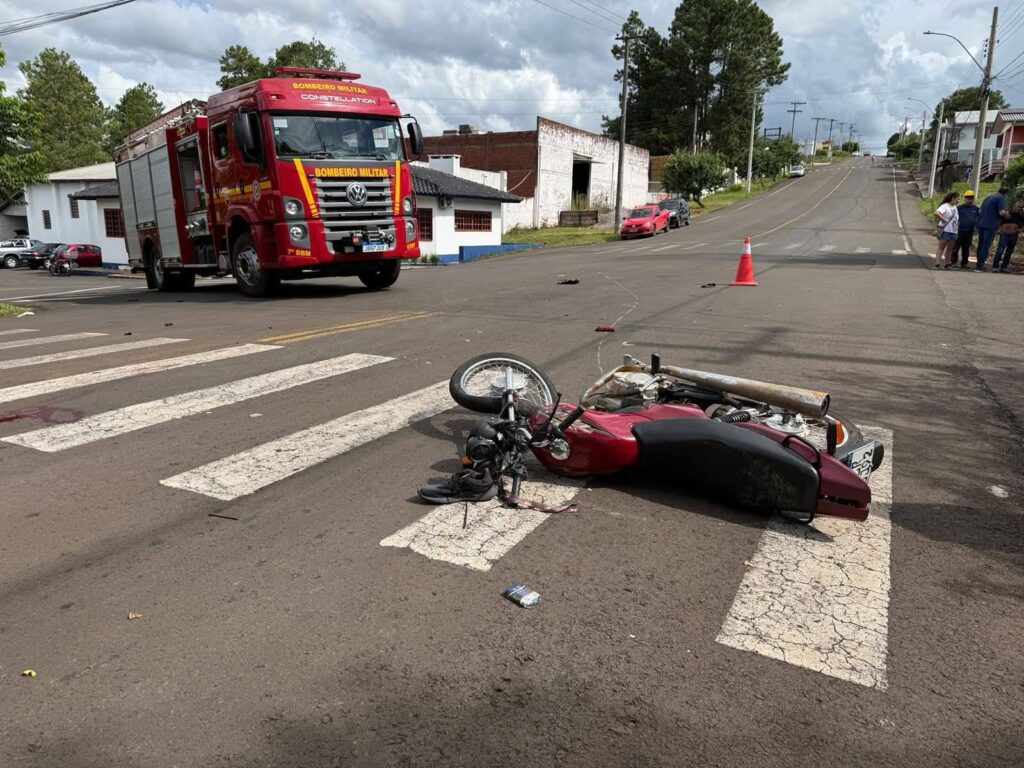 Grave acidente em Getúlio Vargas RS no bairro Santo André envolveu moto e caminhonete e resultou na morte de um motociclista.