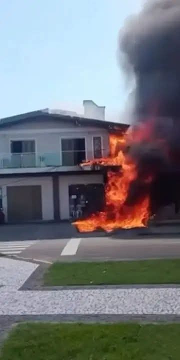 Queda de avião monomotor em Capão da Canoa mobiliza equipes de resgate após acidente com três mortos no bairro Santa Luzia.