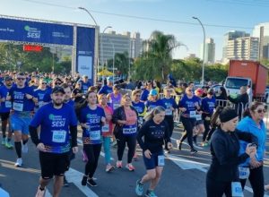 Corrida e Caminhada do SESI em Erechim reúne atletas no Dia do Trabalhador e arrecada toneladas de alimentos para famílias da região