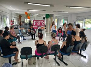 Gestantes participam de encontro na UBS São Cristóvão, em Erechim, com foco na saúde emocional durante a gestação.