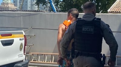 Brigada Militar atende ocorrência de violência doméstica no bairro Nossa Senhora Aparecida, em Passo Fundo, onde homem foi preso após agredir a mãe.