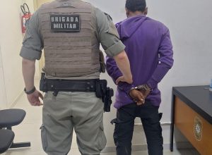 Brigada Militar prende foragido com mandado ativo durante abordagem na área central de Passo Fundo (RS)