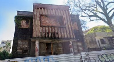 Antigo prédio dos Correios no centro de Erechim-RS será vendido em leilão público após anos desocupado.