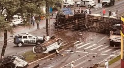 Carreta com falha no sistema de freios provoca colisões em Santa Catarina e motorista é denunciado por 20 tentativas de homicídio.