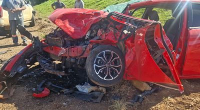 Colisão frontal entre Ford Fiesta e Nissan Frontier deixa quatro feridos na ERS-126, entre Lagoa Vermelha e Sananduva, no Norte do RS.