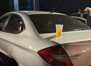 Operação Balada Segura em Passo Fundo abordou 140 veículos durante fiscalização na madrugada deste domingo (8), com autuações por embriaguez ao volante.