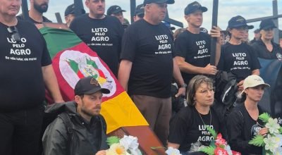 Produtores rurais realizam cortejo “Luto pelo Agro” durante a abertura da Expodireto Cotrijal em Não-Me-Toque.