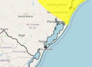 Nuvens carregadas indicam possibilidade de chuva forte em Erechim durante o período de alerta do INMET.