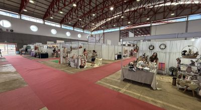 Artesãos expõem seus trabalhos durante a Feira Regional de Artesanato em Erechim, evento que reúne cultura, música e gastronomia no Norte do RS.