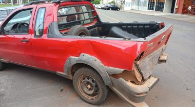 Veículos ficam danificados após acidente em Erechim na rua Campos Sales, próximo ao Corpo de Bombeiros.