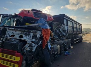 Acidente em Soledade na BR-386 envolveu duas carretas e resultou na morte de um motorista na manhã desta quarta-feira (18).