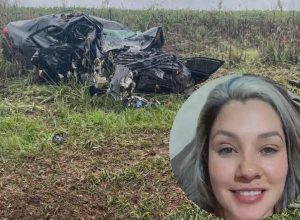 Acidente na BR-386 em Carazinho deixou uma mulher morta e dois feridos após colisão frontal com carreta.