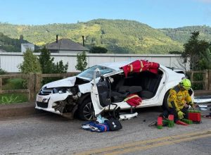 Acidente na ponte do Goio-Ên, na SC-283, entre Chapecó e o Rio Grande do Sul, bloqueou parcialmente o trânsito na manhã desta sexta-feira.
