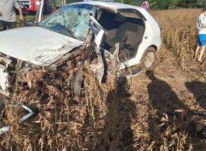 Acidente na RS-477 em Erechim deixa dois feridos após colisão frontal; vítimas foram levadas ao hospital em Getúlio Vargas.