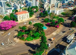 Vista aérea de Erechim (RS), município que ultrapassa 109 mil habitantes segundo estimativa do IBGE.