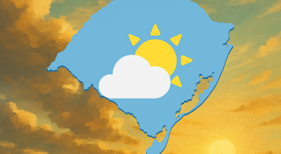 Céu com sol entre nuvens em Erechim, com previsão de pancadas rápidas de chuva ao longo do dia.