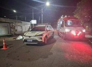 Viaturas da Brigada Militar atenderam ocorrência com homens mortos a tiros em Erechim no bairro Petit Village.
