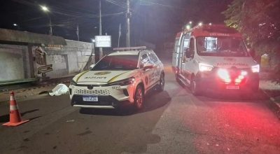 Viaturas da Brigada Militar atenderam ocorrência com homens mortos a tiros em Erechim no bairro Petit Village.