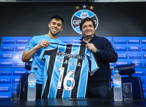 lg-noticias-alexander-aravena-a--apresentado-oficialmente-no-gra-mio-40288