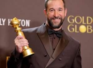 noah-wyle-globo-de-ouro.jpg